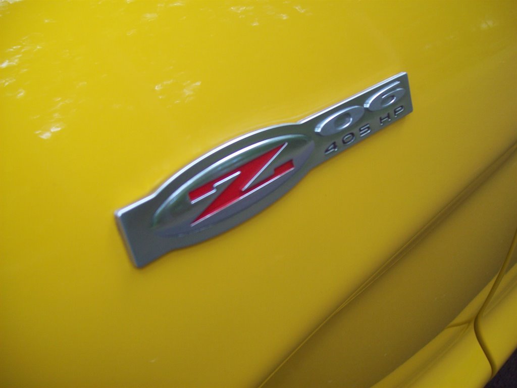 2002 CHEVROLET Corvette Coupe - $29,990