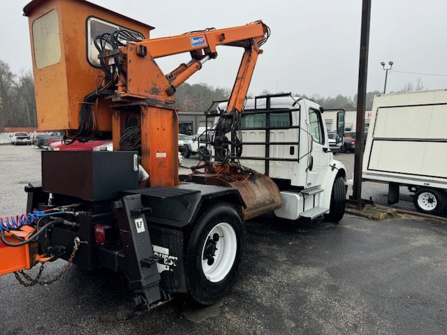 2007 Freightliner M2 - $54,900