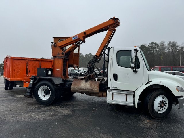 2007 Freightliner M2 - $54,900