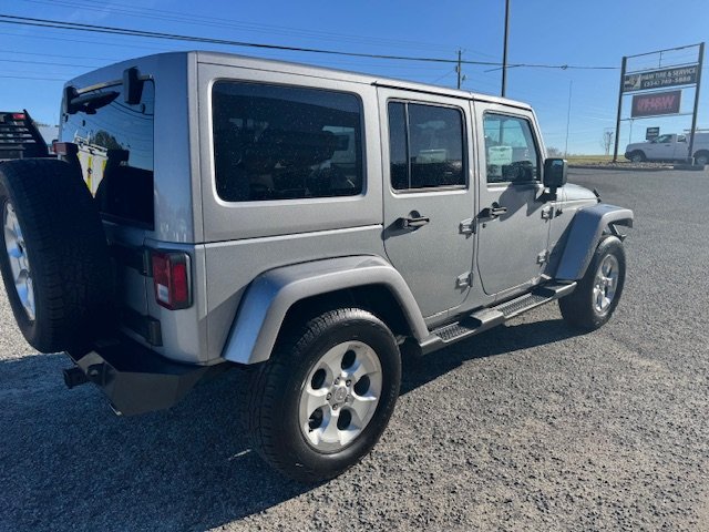 2015 Jeep Wrangler Unlimited Sahara photo