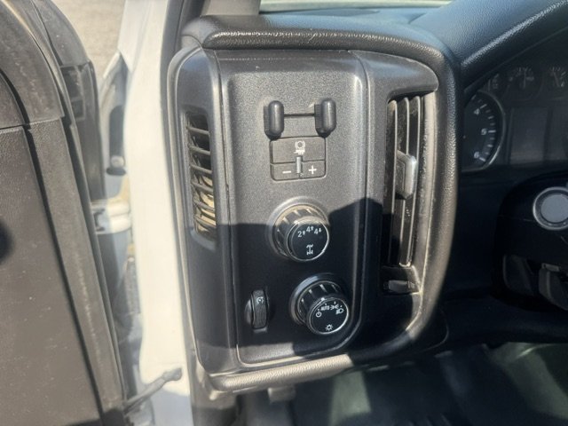 2017 Chevrolet Silverado 2500 - $16,995