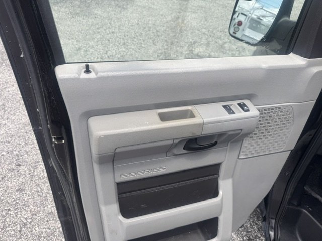 2014 Ford E-350 - $14,995