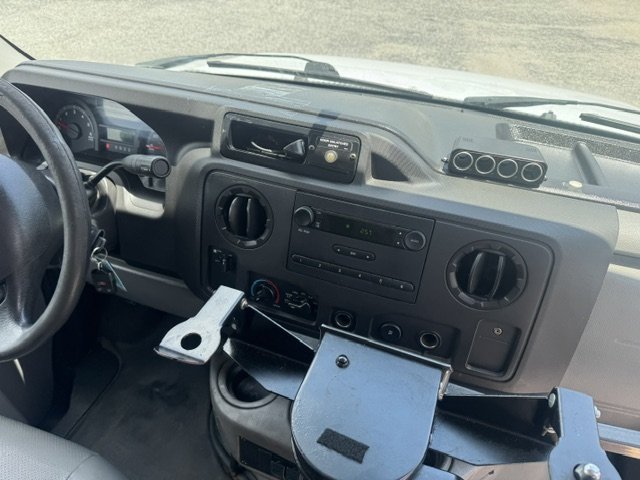 2014 Ford E-350 - $17,995