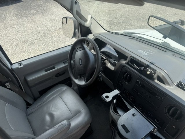 2014 Ford E-350 - $17,995