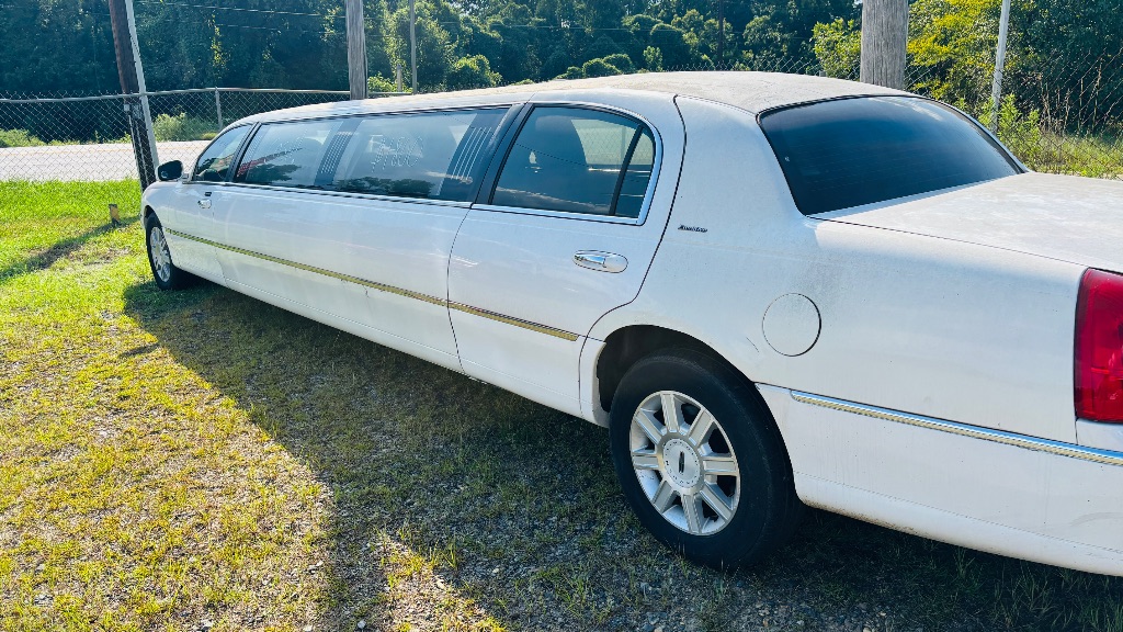 2006 Lincoln Town Car