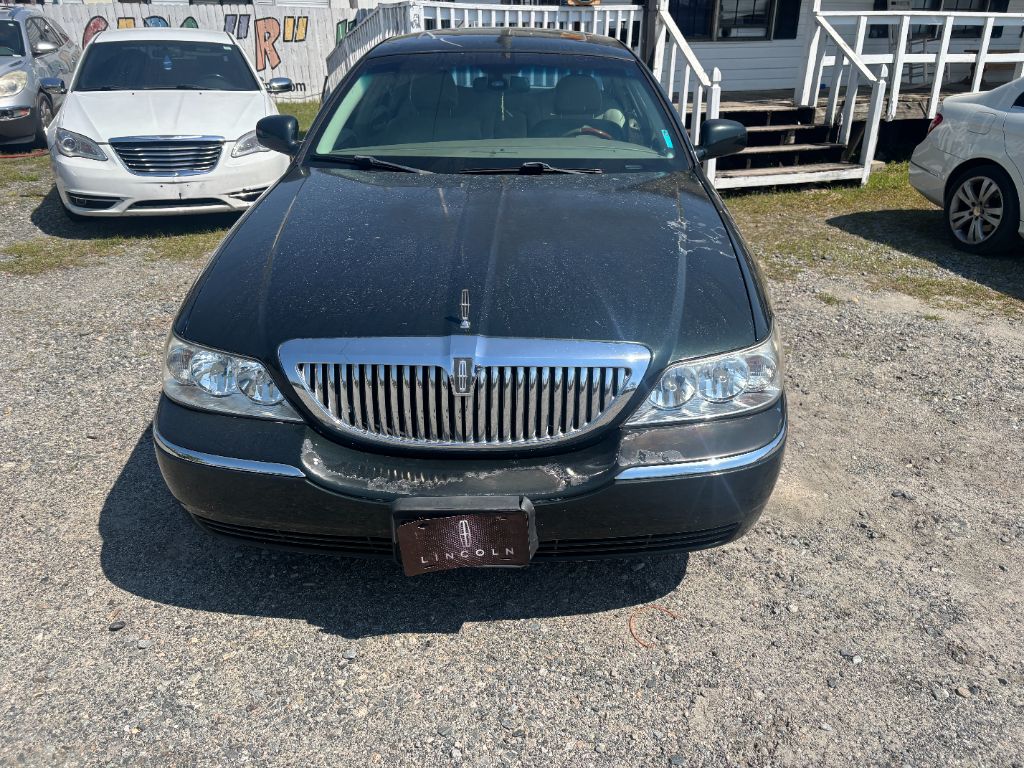 2003 Lincoln Town Car Signature