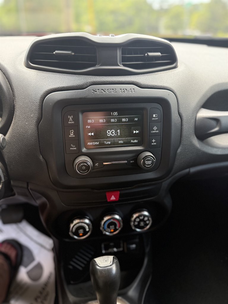 2016 Jeep Renegade Latitude photo