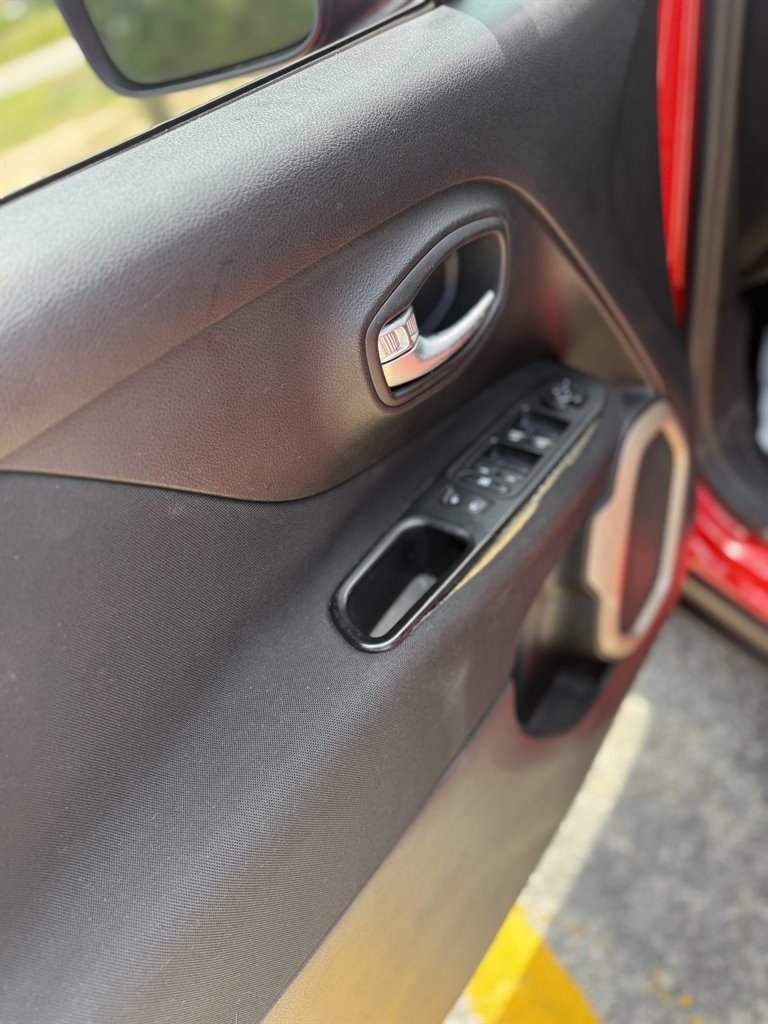 2016 Jeep Renegade Latitude photo