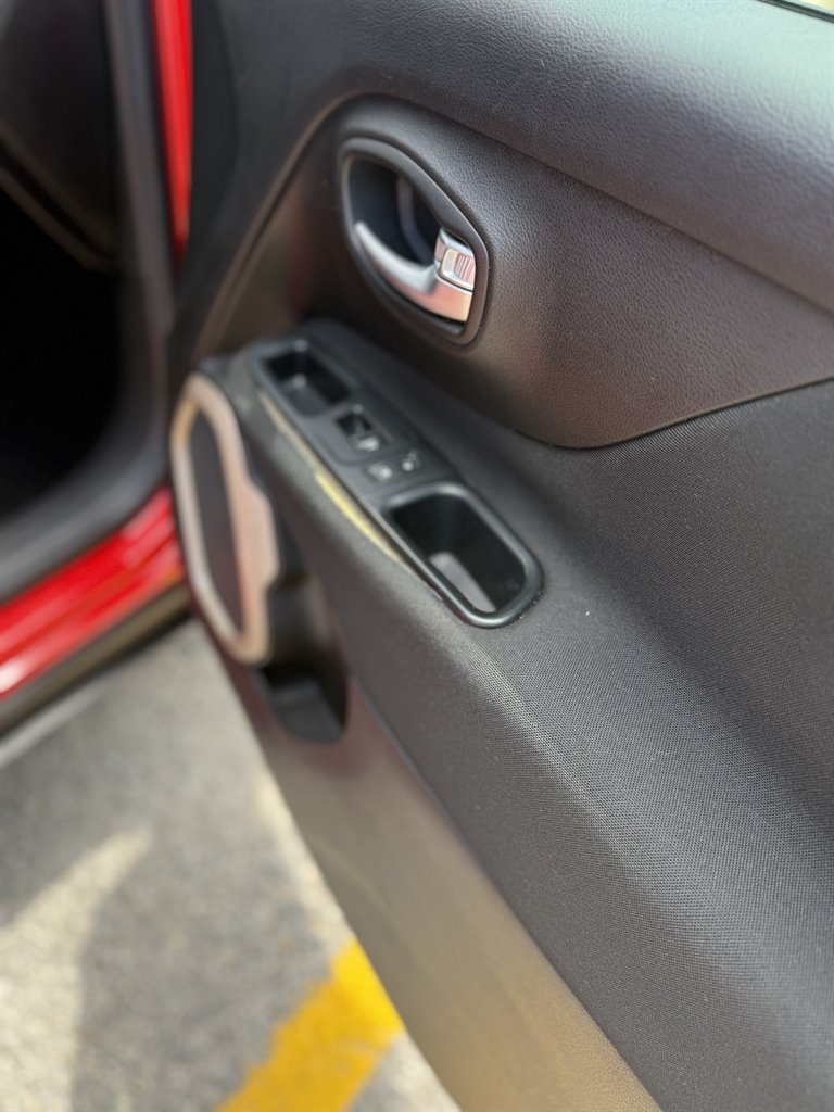 2016 Jeep Renegade Latitude photo
