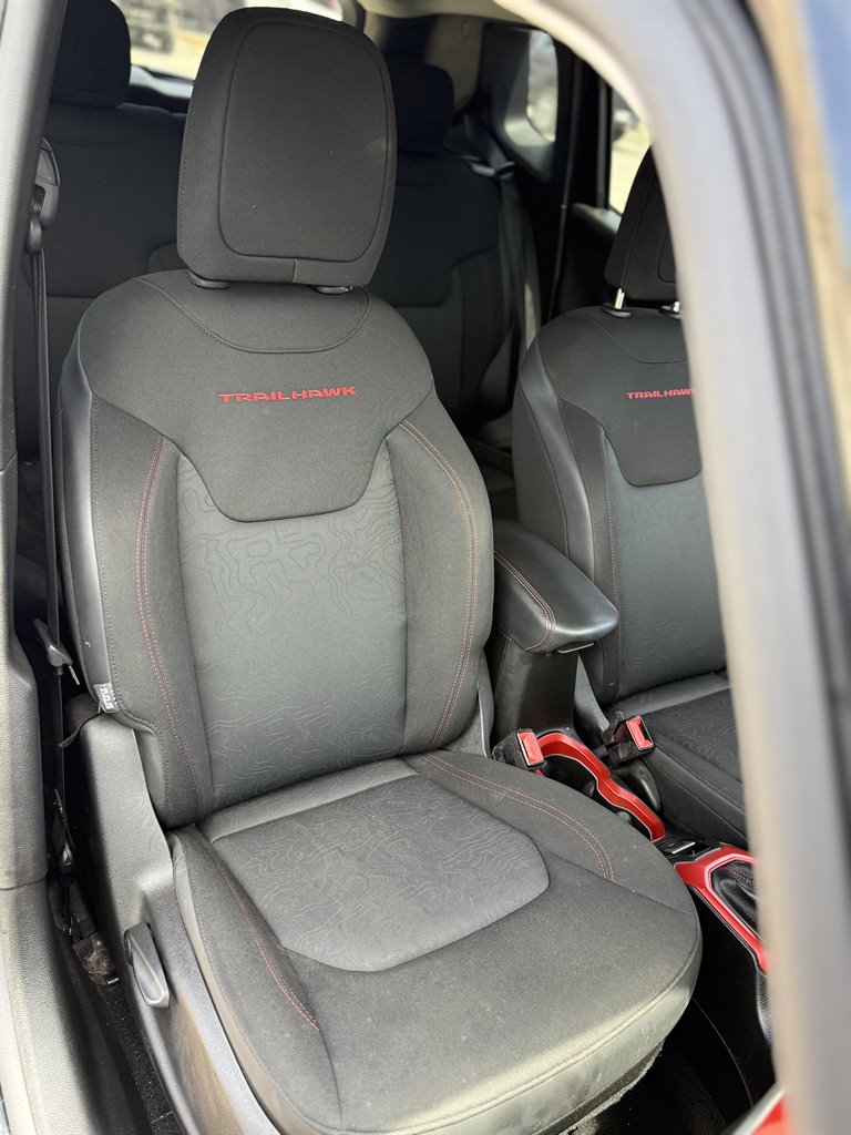 2015 Jeep Renegade Trailhawk photo