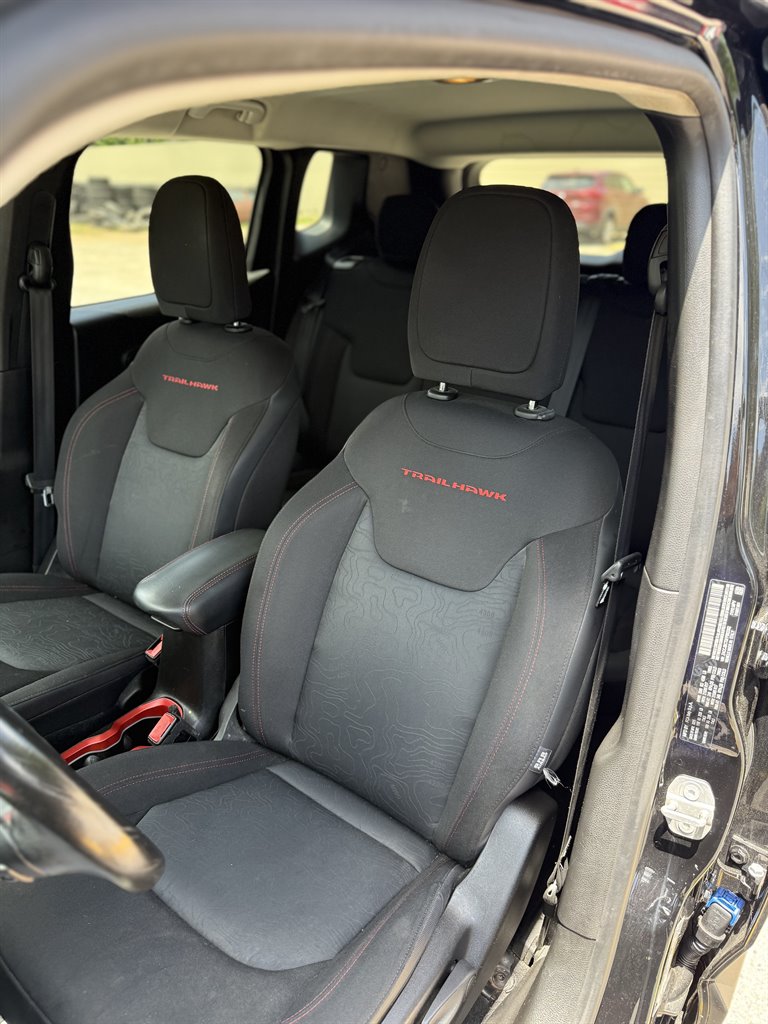 2015 Jeep Renegade Trailhawk photo