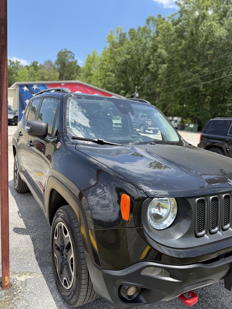 2015 Jeep Renegade Trailhawk photo
