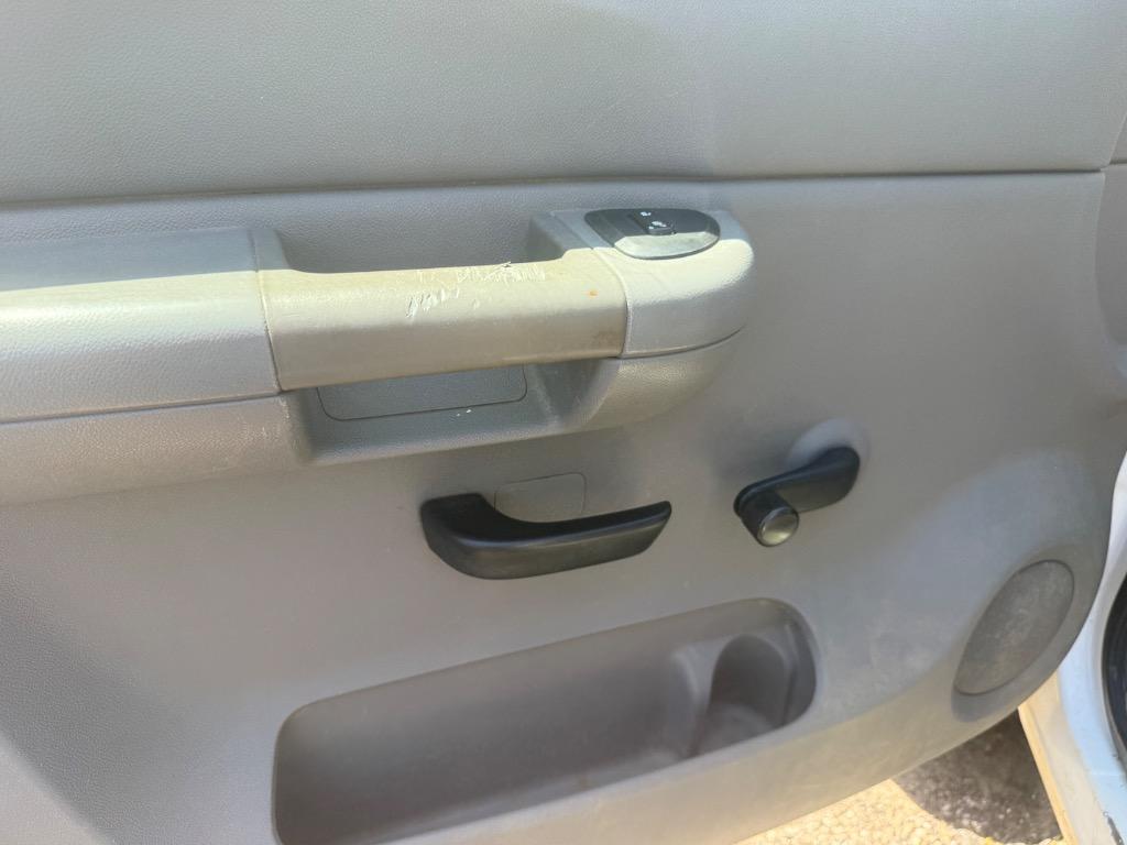 2009 Chevrolet Silverado - $8,900