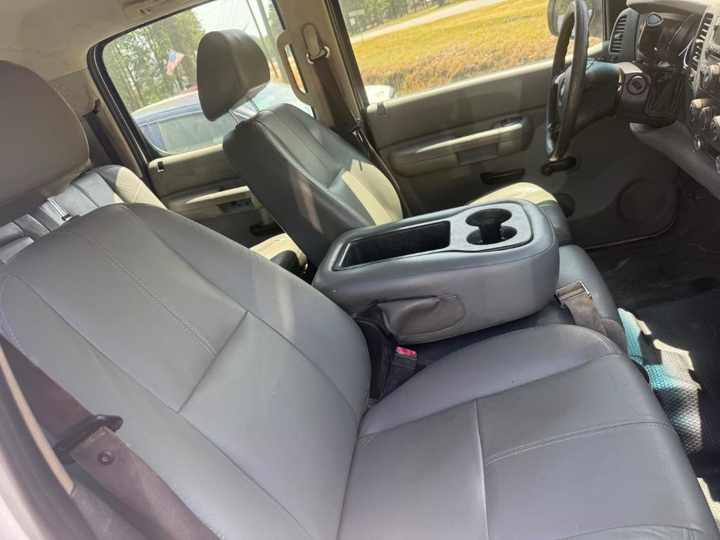 2009 Chevrolet Silverado - $8,900