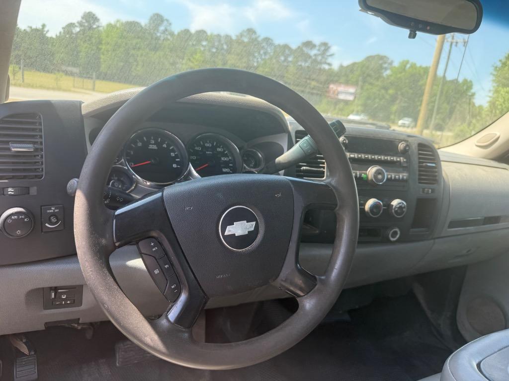 2009 Chevrolet Silverado - $8,900