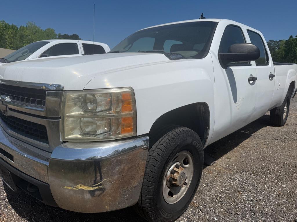2009 Chevrolet Silverado - $8,900