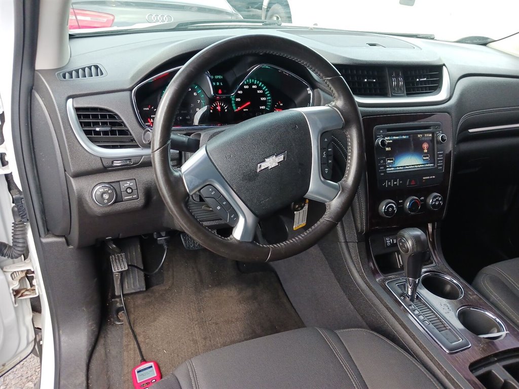 2017 Chevrolet Traverse LT photo
