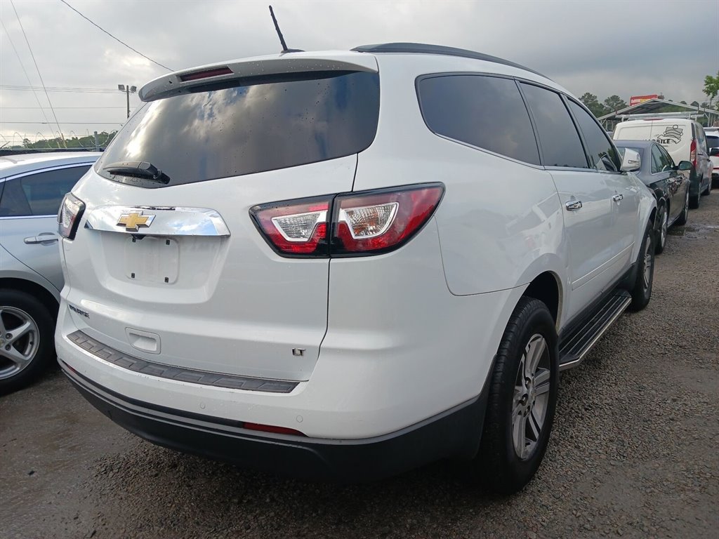 2017 Chevrolet Traverse LT photo