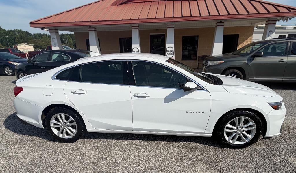 2018 Chevrolet Malibu - $17,555