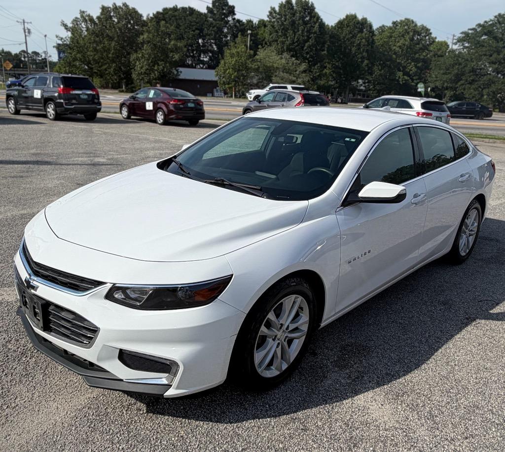 2018 Chevrolet Malibu - $17,555