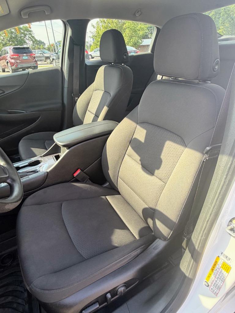 2018 Chevrolet Malibu - $17,555