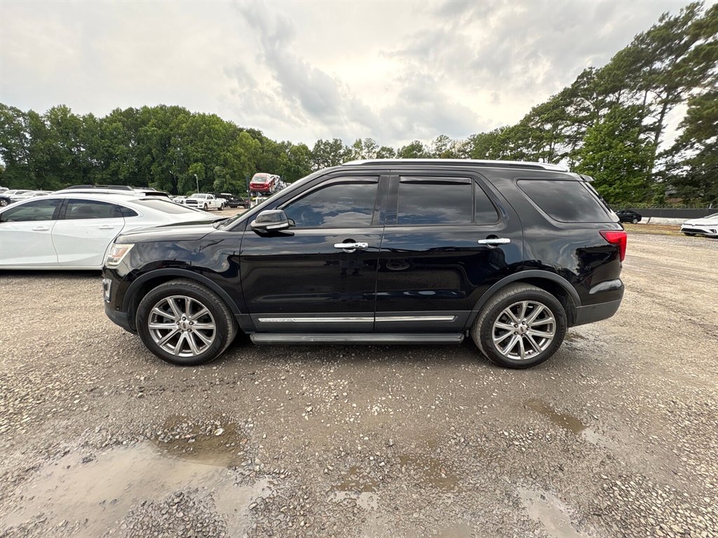 2017 Ford Explorer - $22,015
