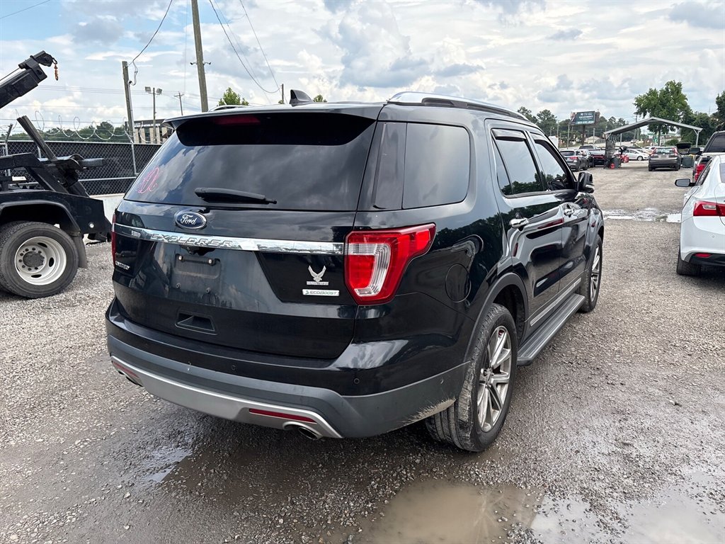 2017 Ford Explorer - $22,015