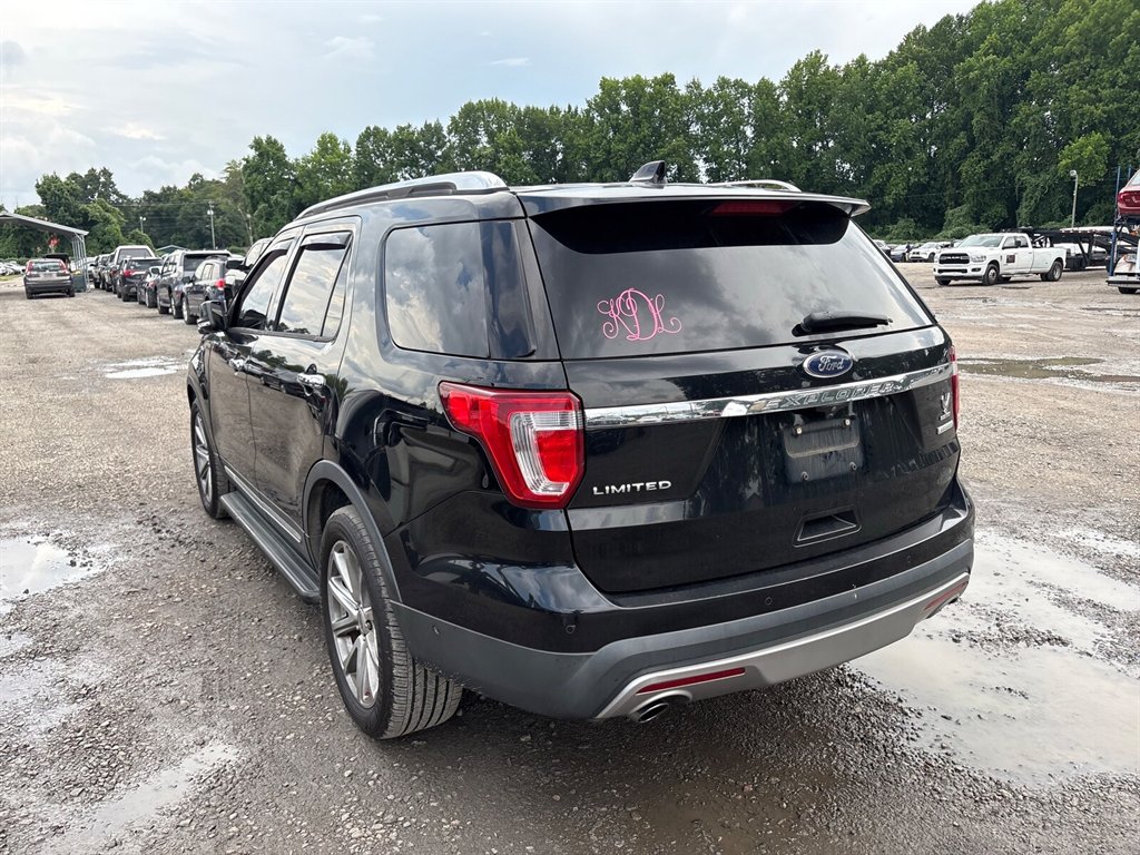 2017 Ford Explorer - $22,015