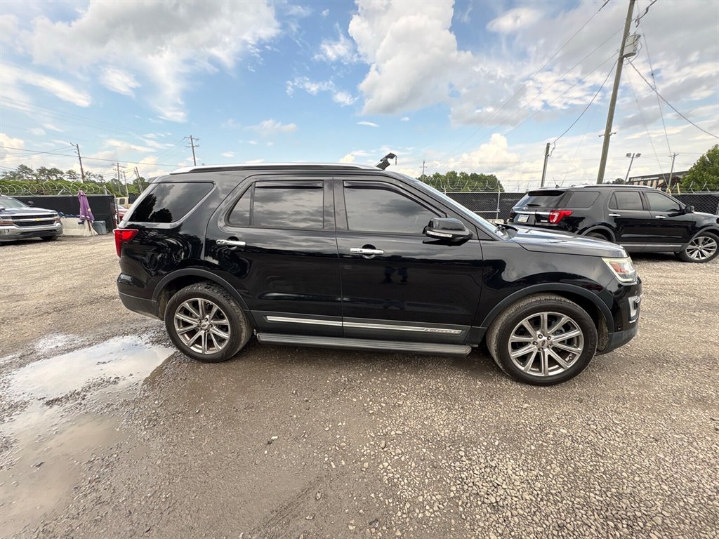 2017 Ford Explorer - $22,015