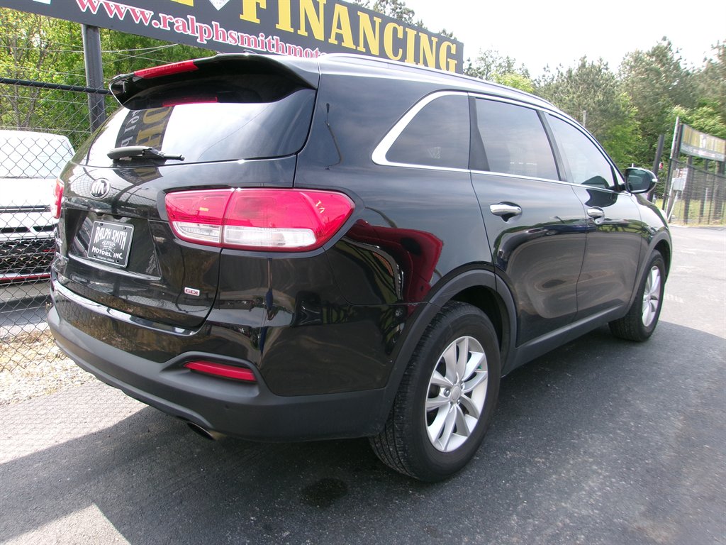 2016 Kia Sorento LX photo