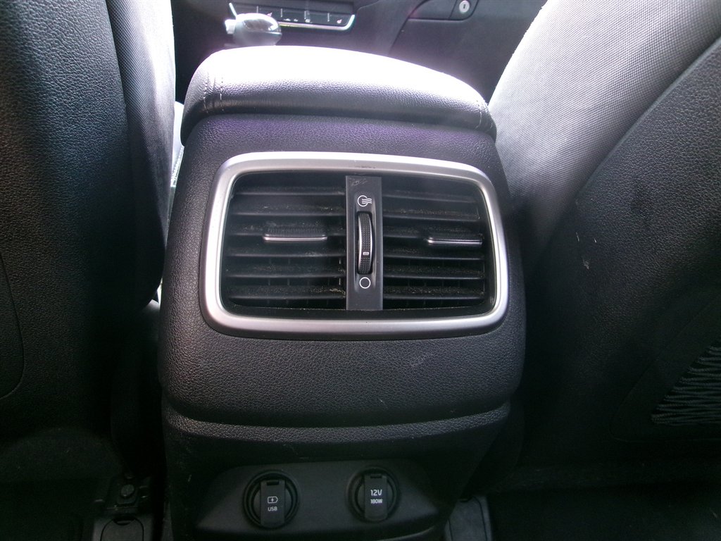 2016 Kia Sorento LX photo