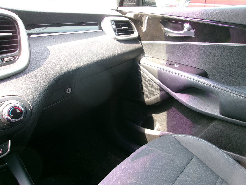 2016 Kia Sorento LX photo