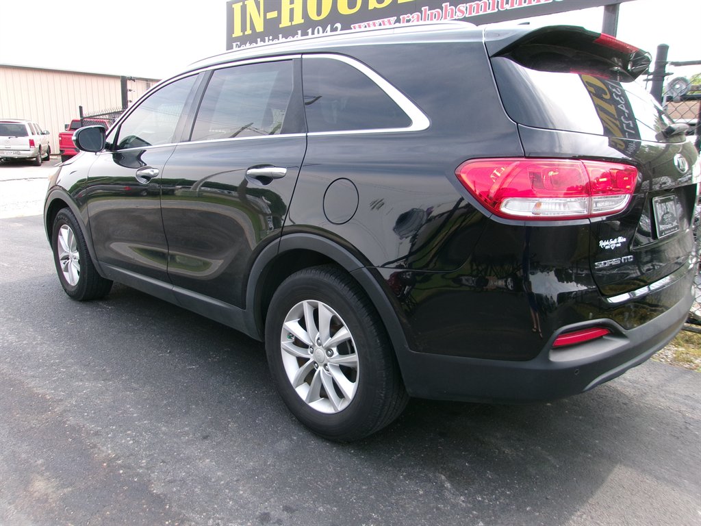 2016 Kia Sorento LX photo