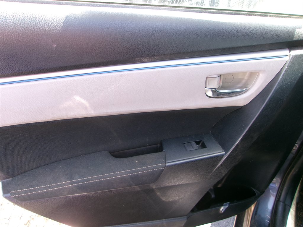2014 Toyota Corolla L photo