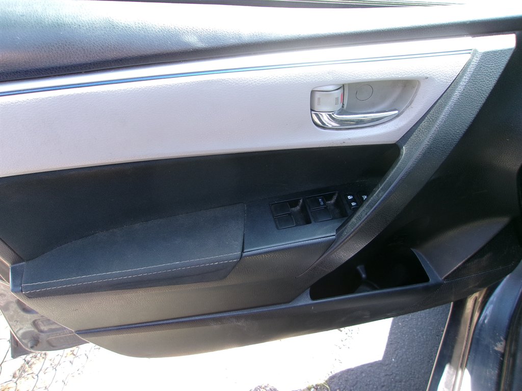 2014 Toyota Corolla L photo