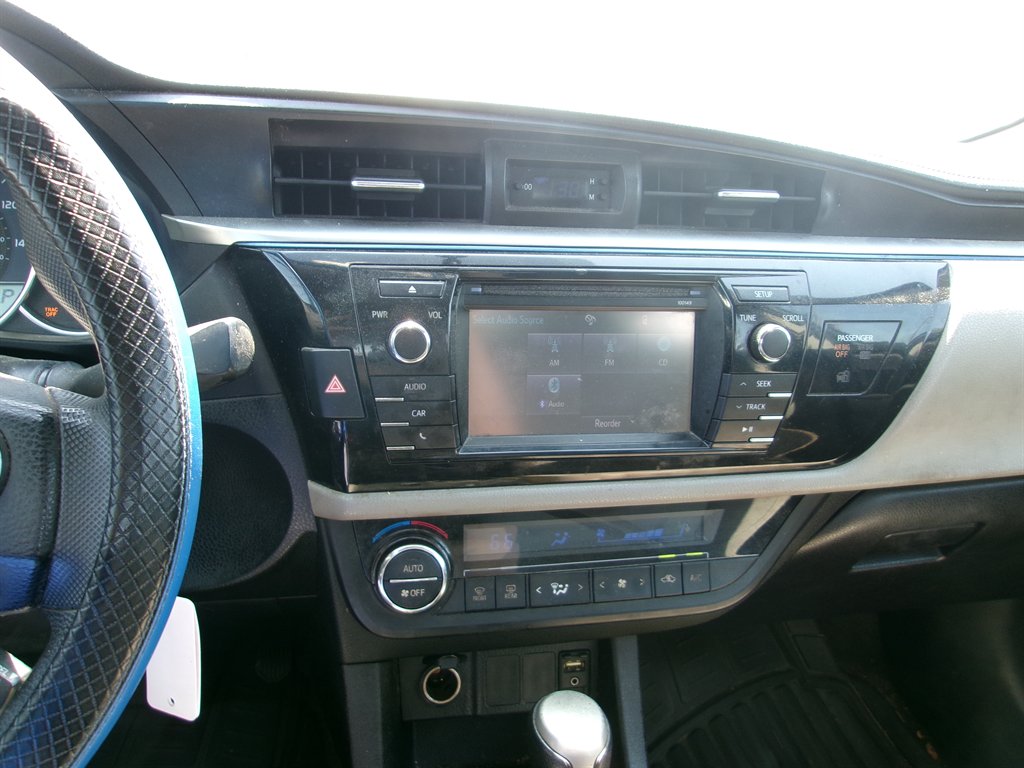 2014 Toyota Corolla L photo
