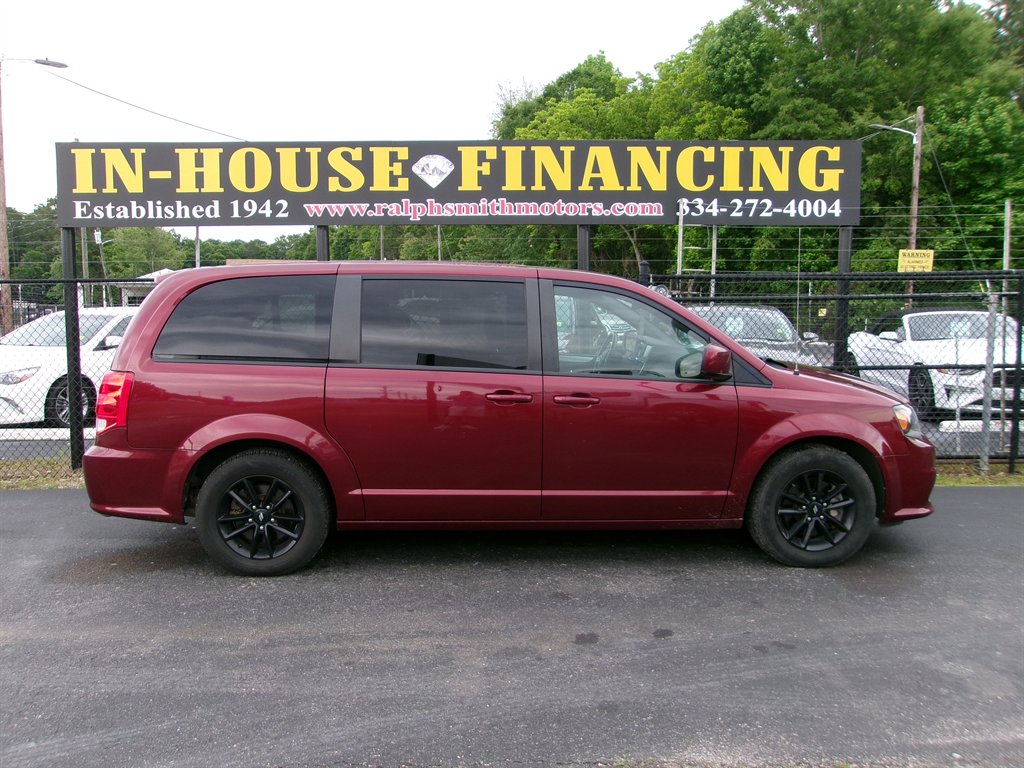 2019 Dodge Grand Caravan - $11,995