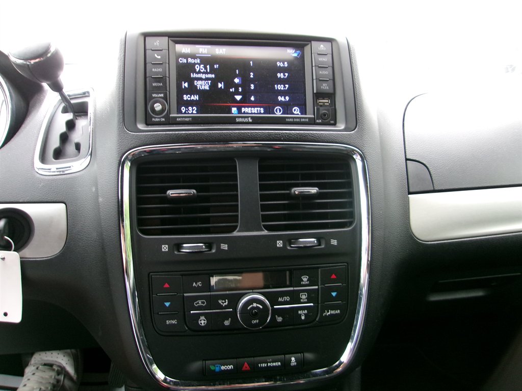 2019 Dodge Grand Caravan - $11,995