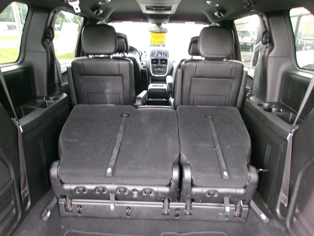 2019 Dodge Grand Caravan - $11,995