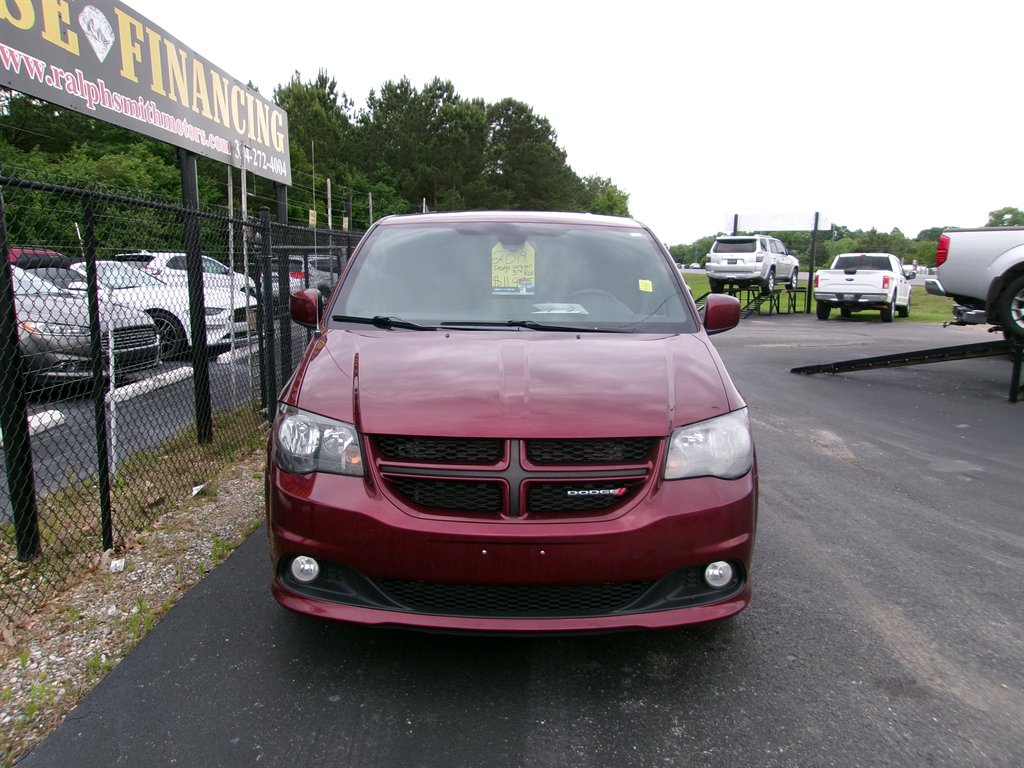2019 Dodge Grand Caravan - $11,995