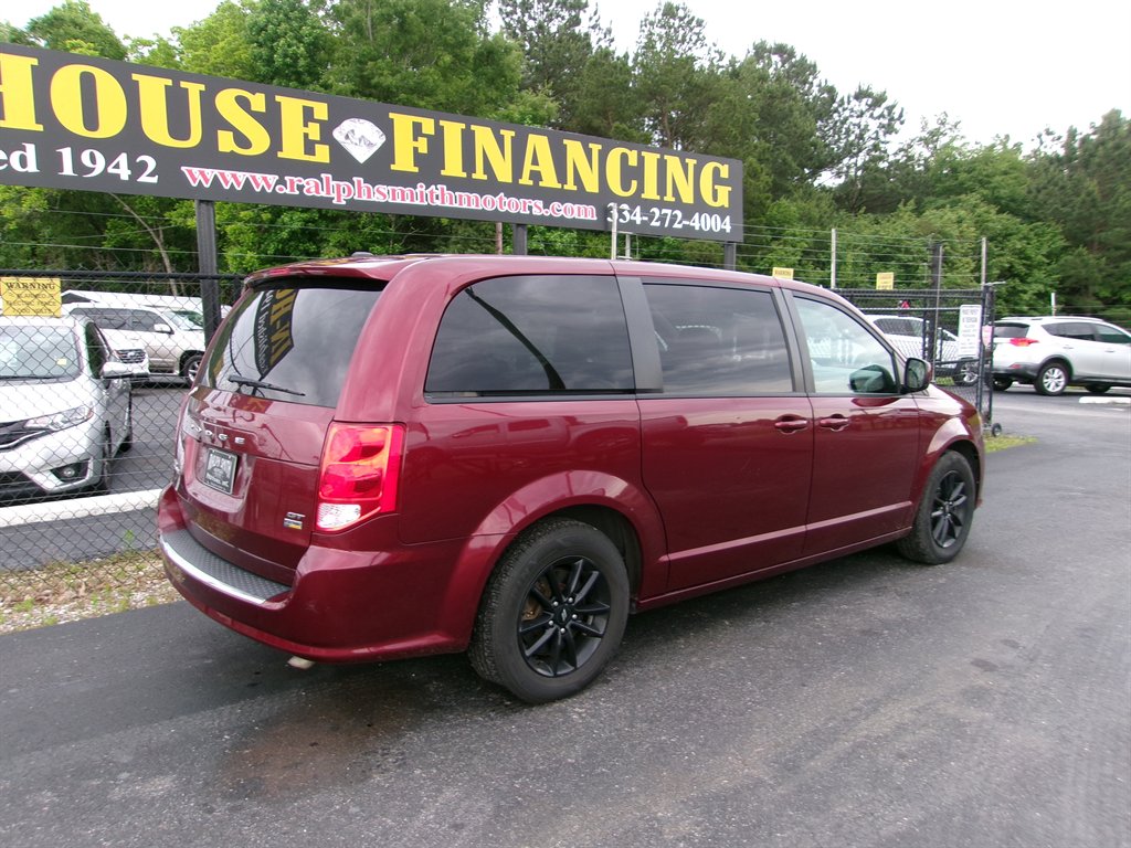 2019 Dodge Grand Caravan - $11,995