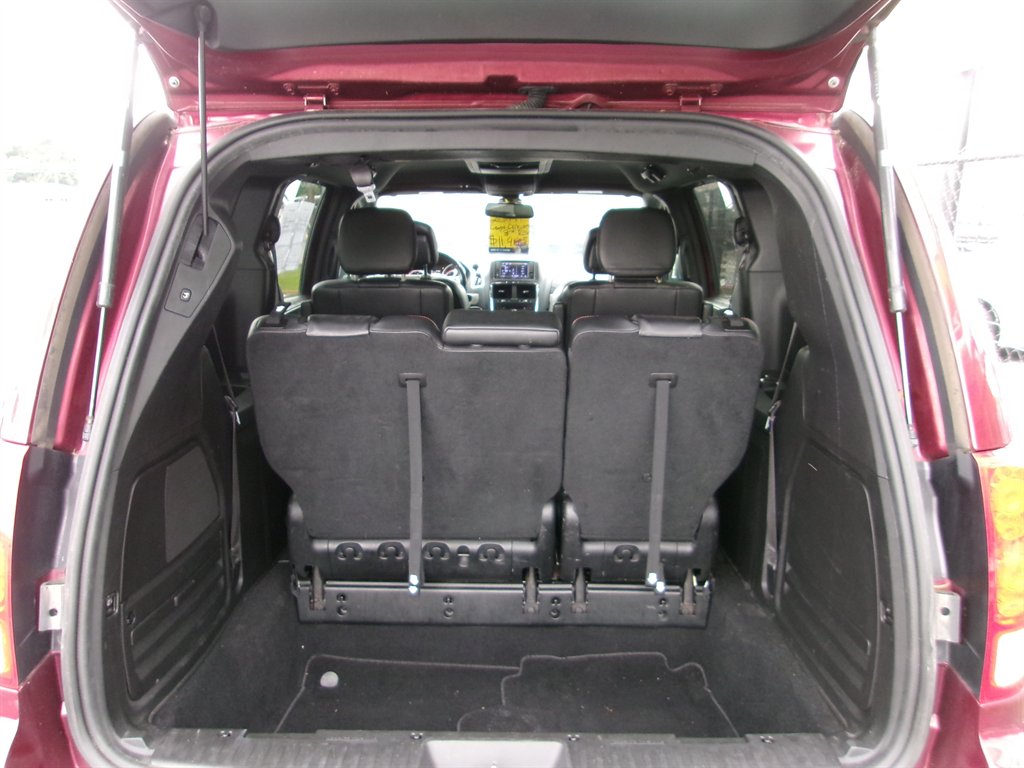 2019 Dodge Grand Caravan - $11,995