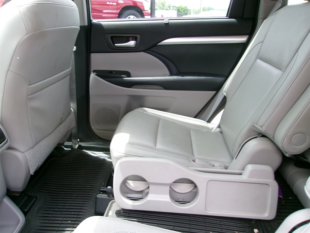2014 Toyota Highlander XLE photo