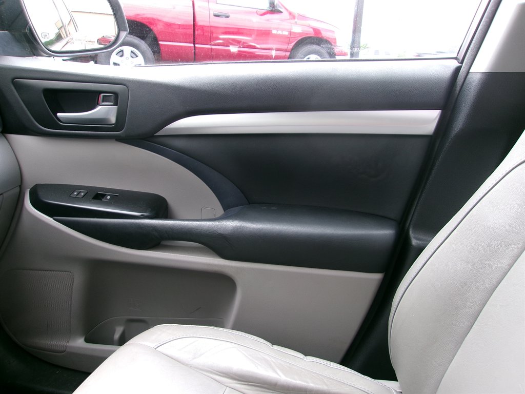 2014 Toyota Highlander XLE photo