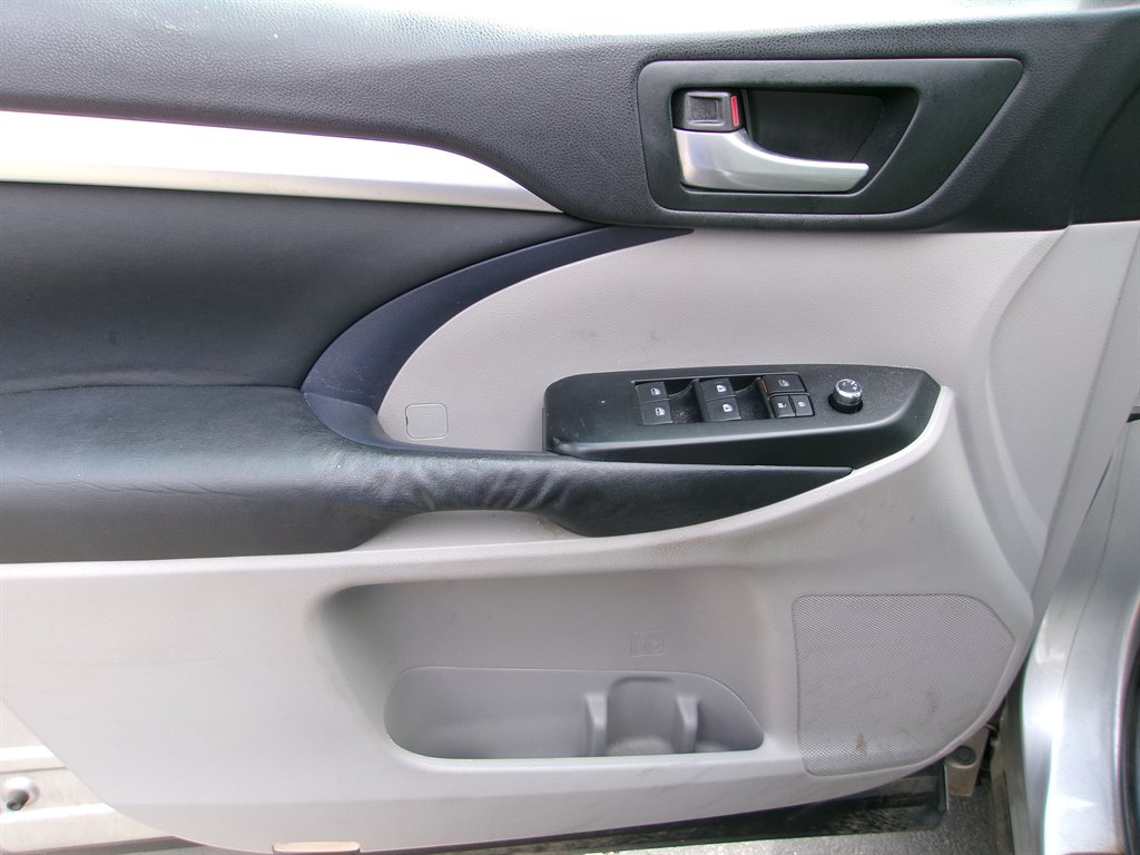 2014 Toyota Highlander XLE photo