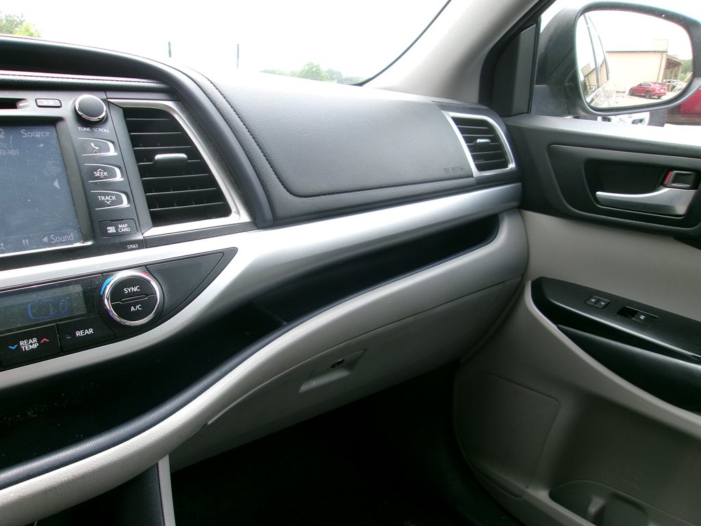 2014 Toyota Highlander XLE photo