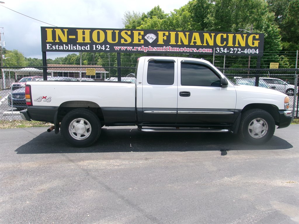 2004 GMC Sierra 1500 Work Truck photo