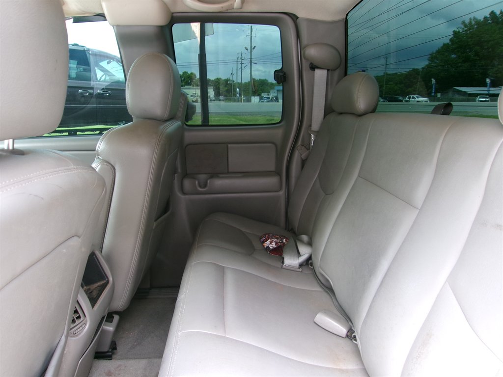 2004 GMC Sierra 1500 Work Truck photo