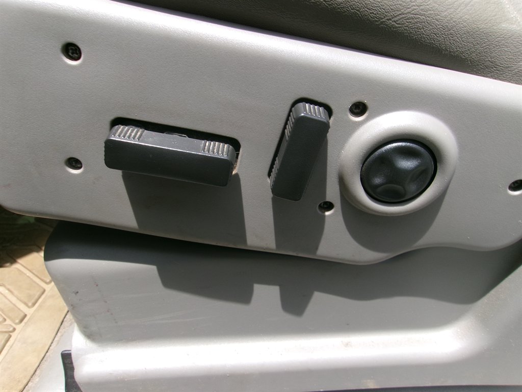 2004 GMC Sierra 1500 Work Truck photo