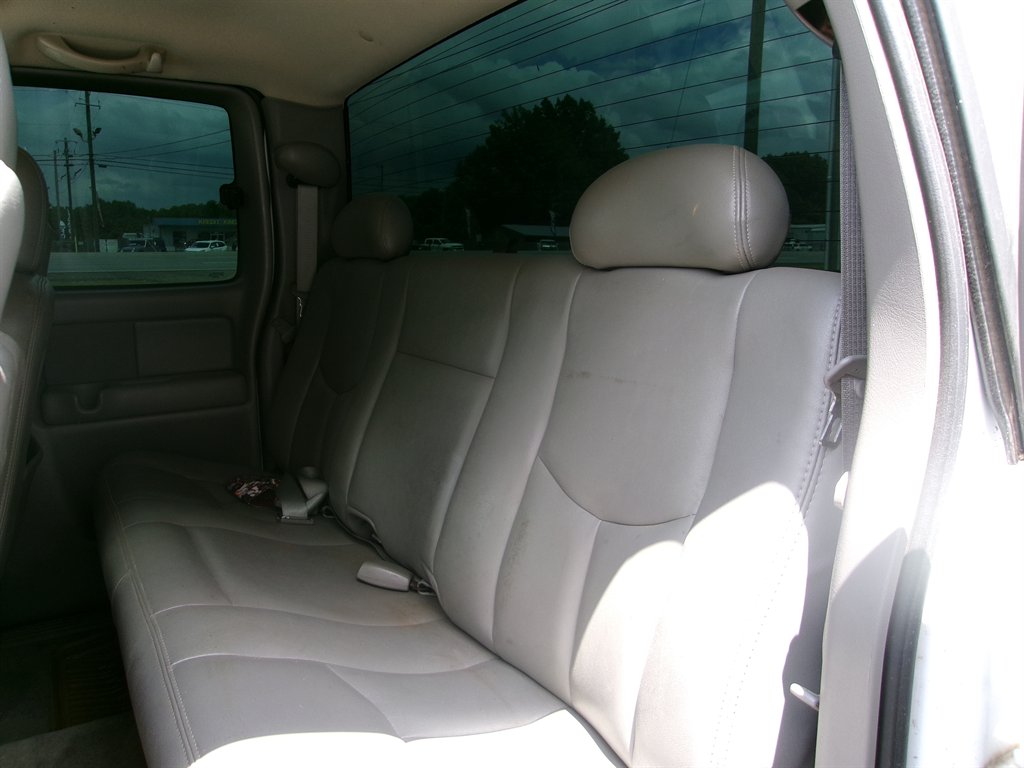 2004 GMC Sierra 1500 Work Truck photo